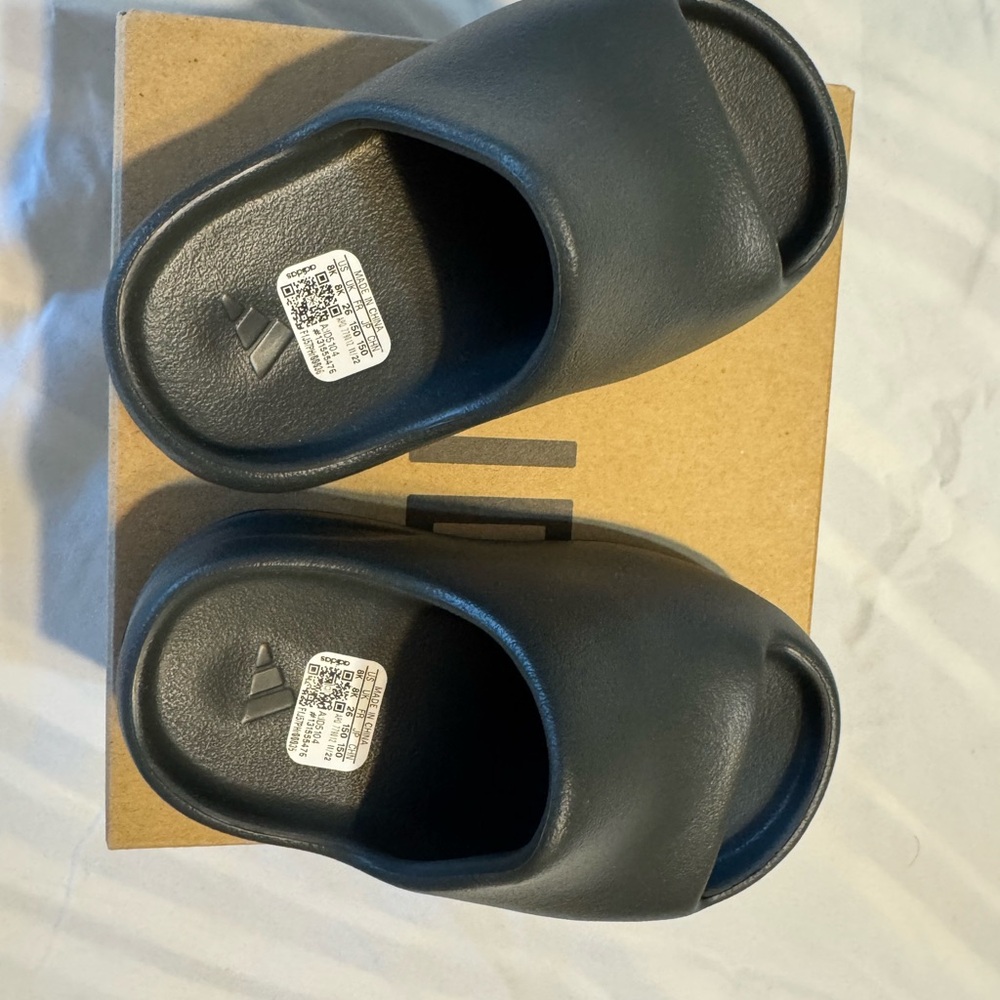 Yeezy Kids Black Slippers